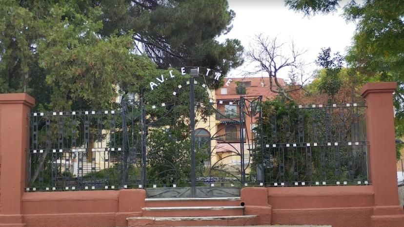 Entrada de la finca de Can Collblanch a Santa Coloma de Gramenet