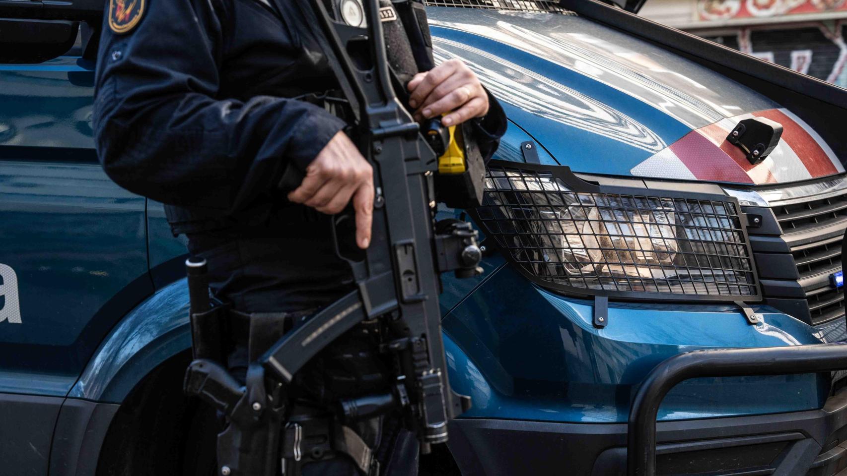 Un fusil de asalto de los Mossos d'Esquadra en una imagen de archivo durante un operativo 