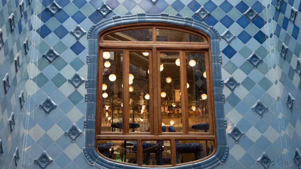 Una de les finestres de la tercera planta de la Casa Batlló