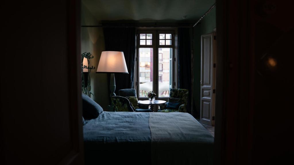 El dormitori amb vistes al passeig de Gràcia de la tercera planta de la Casa Batlló