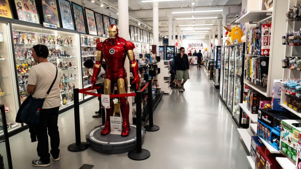 Interior de una tienda en el 'triángulo Friki'