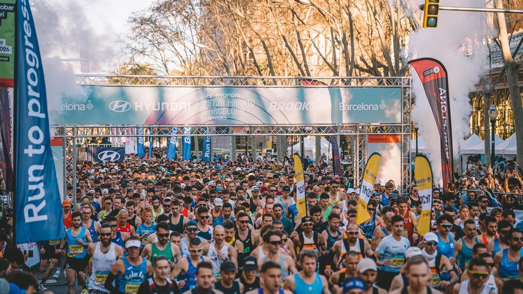 Salida de la Hyundai Mitja Marató Barcelona by Brooks 2026