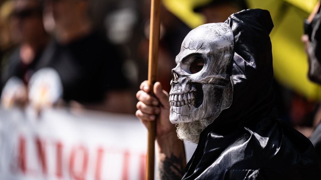 Manifestació dels treballadors de Serra Soldadura davant la Delegació del Govern