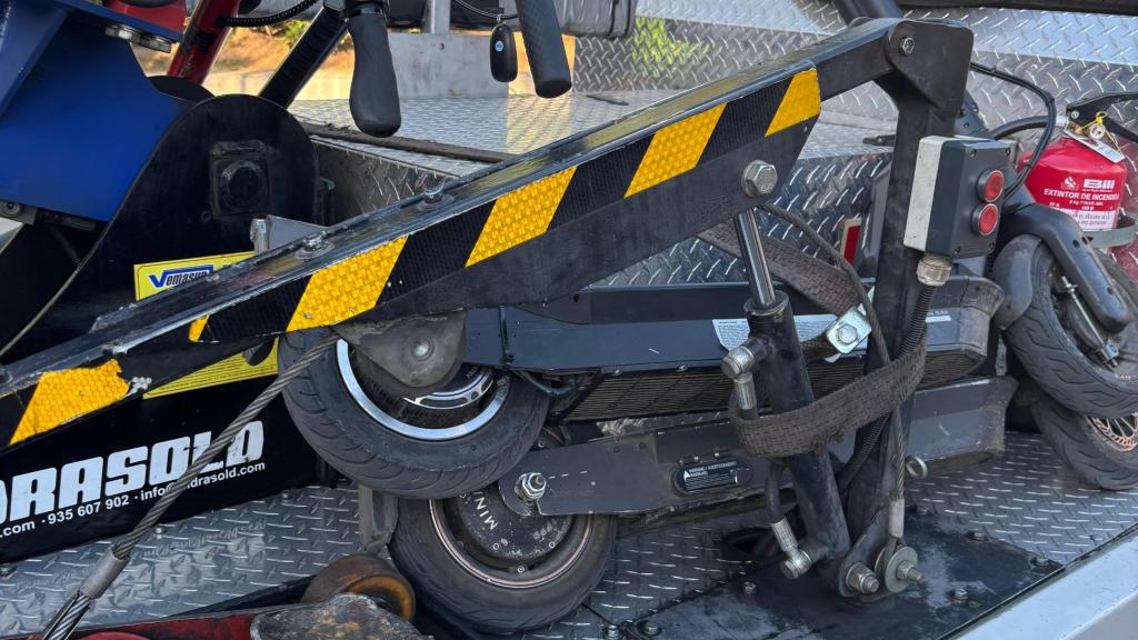 Patinetes retirados en L'Hospitalet durante el operativo