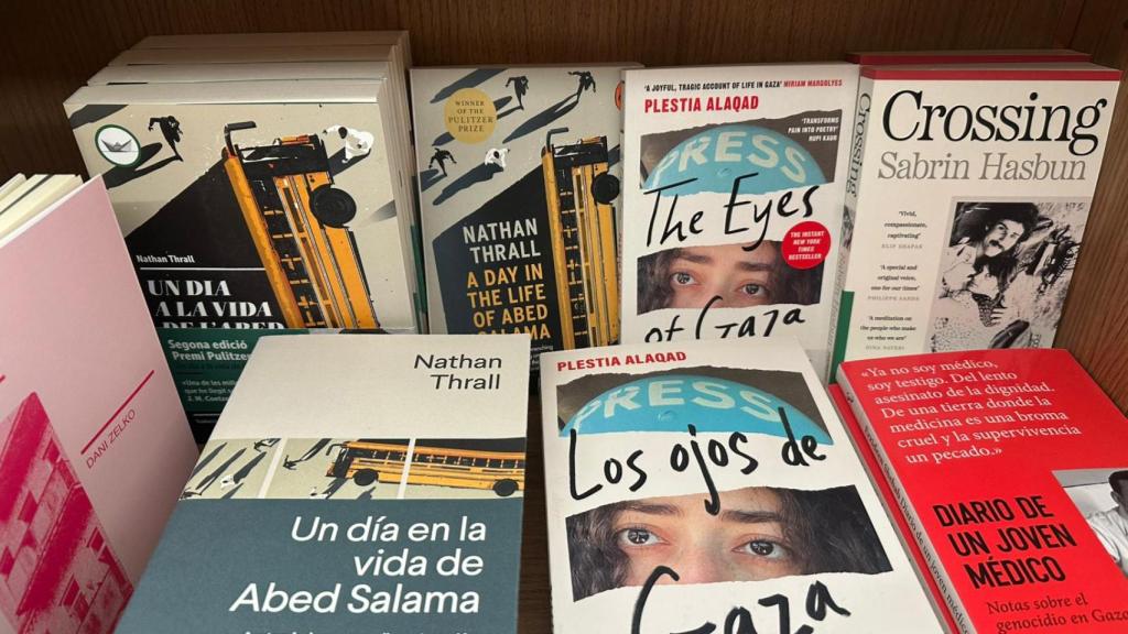 Libros de la nueva Llibreria Finestres Palestina