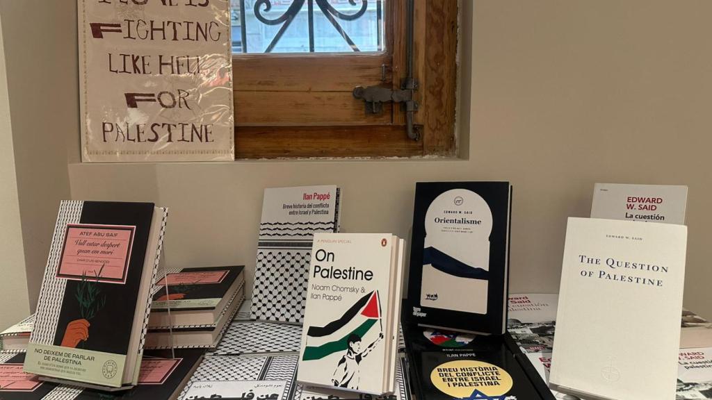 Libros de la nueva Llibreria Finestres Palestina