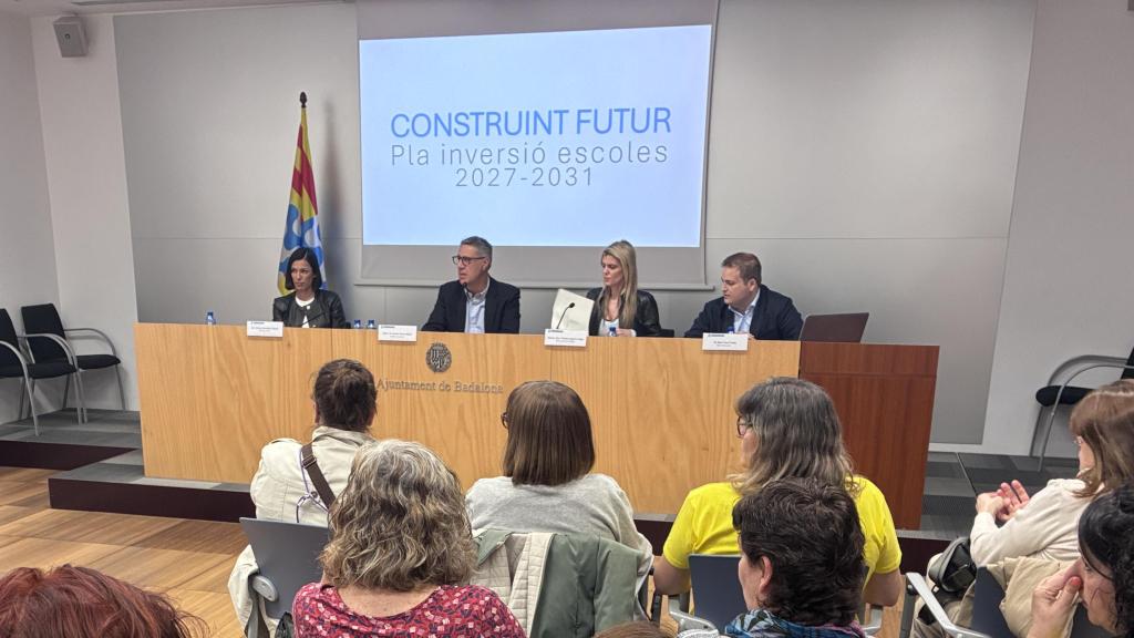 Presentación del plan de inversión para las escuelas públicas en Badalona