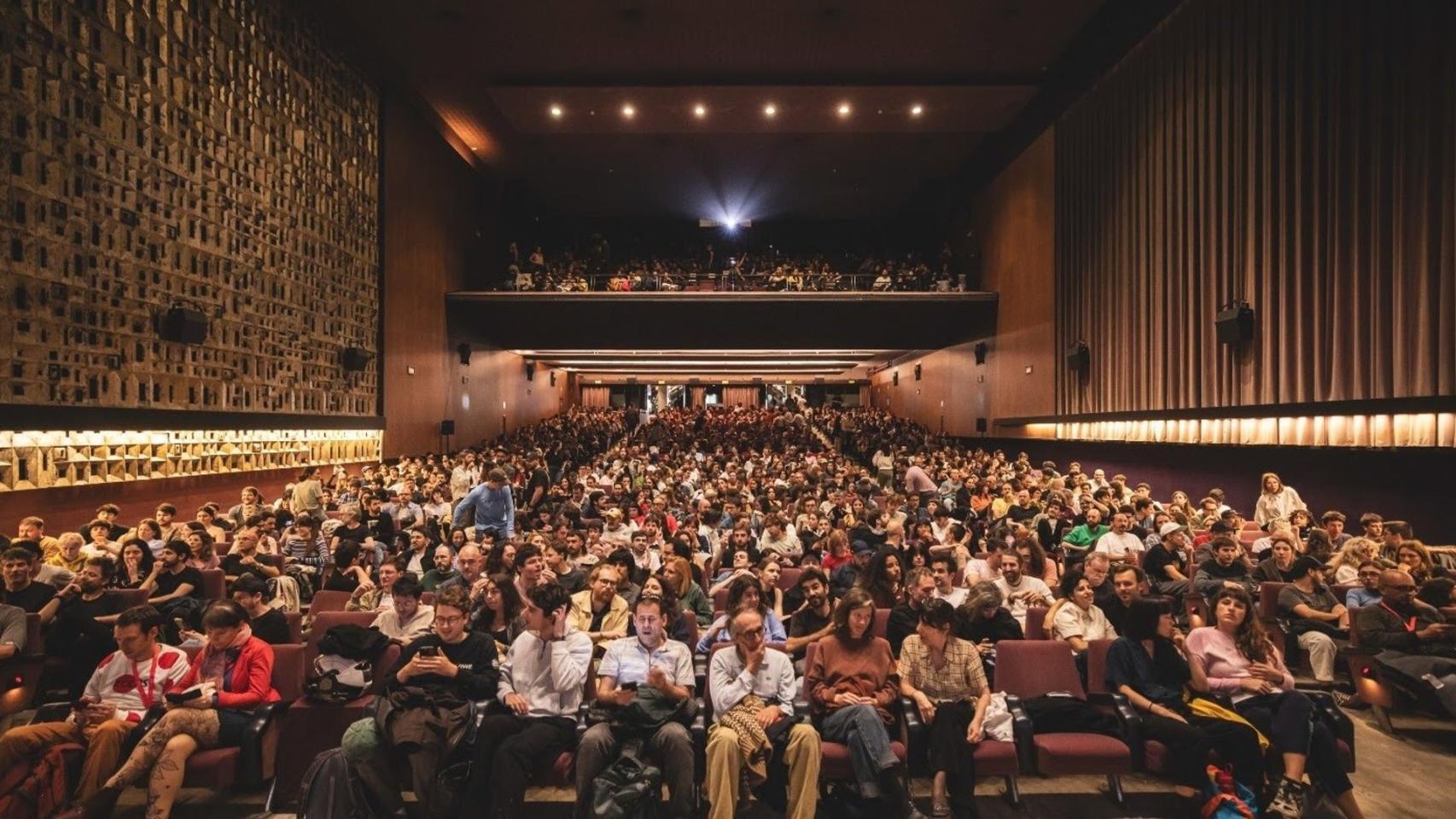 Espectadores en una sesión del DocsBarcelona 2026