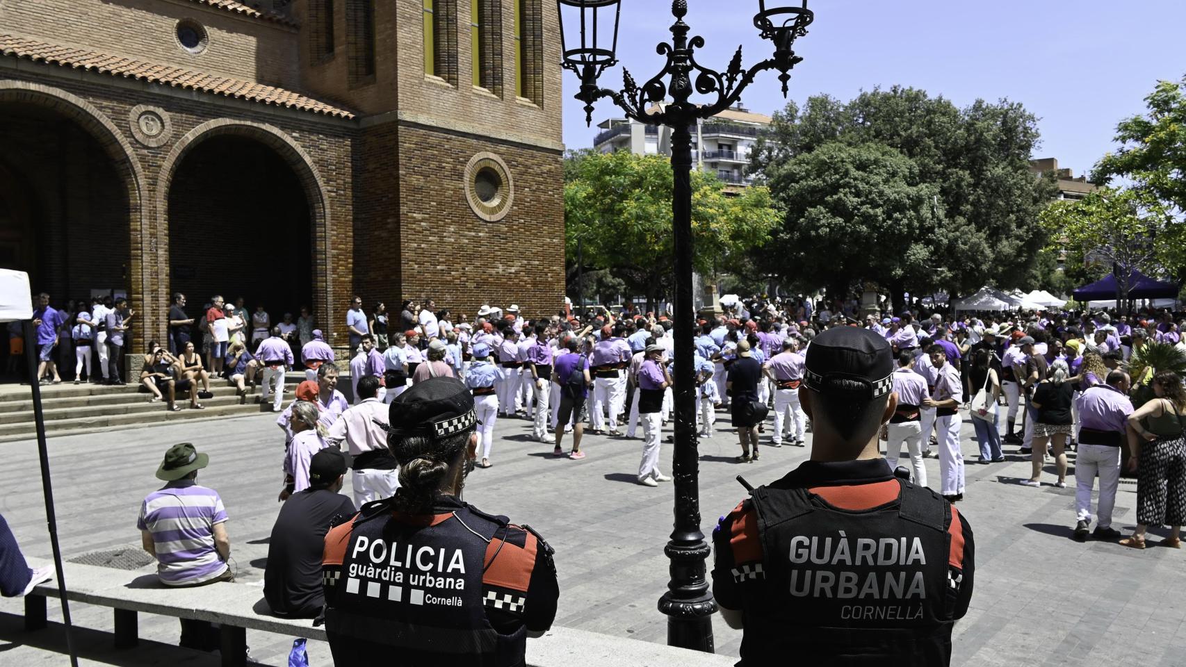 Agentes de la Guardia Urbana de Cornellà