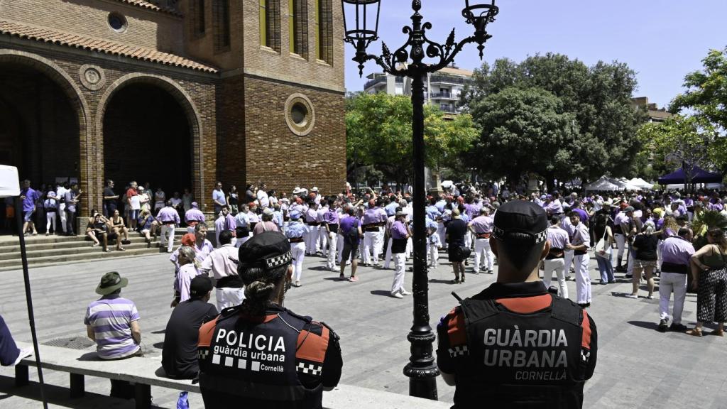 Agentes de la Guardia Urbana de Cornellà