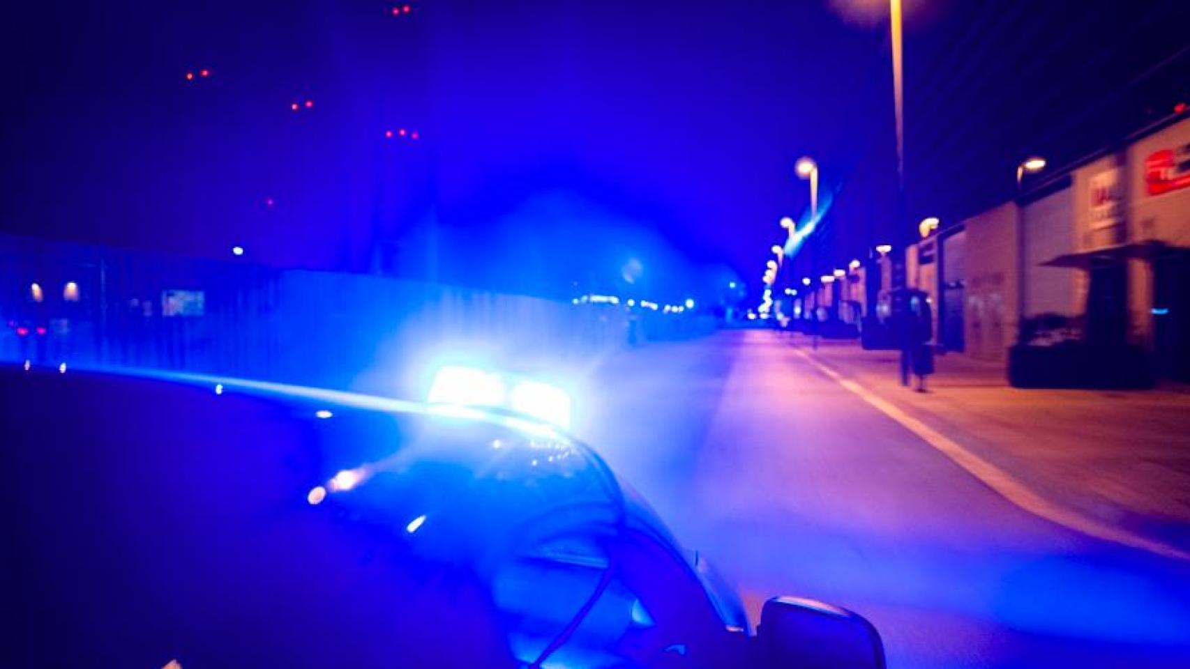 Un coche de policía durante un patrullaje en Sant Adrià