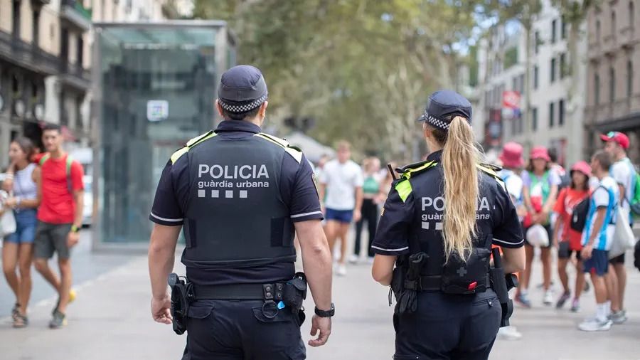 Agents de la Guàrdia Urbana a La Rambla