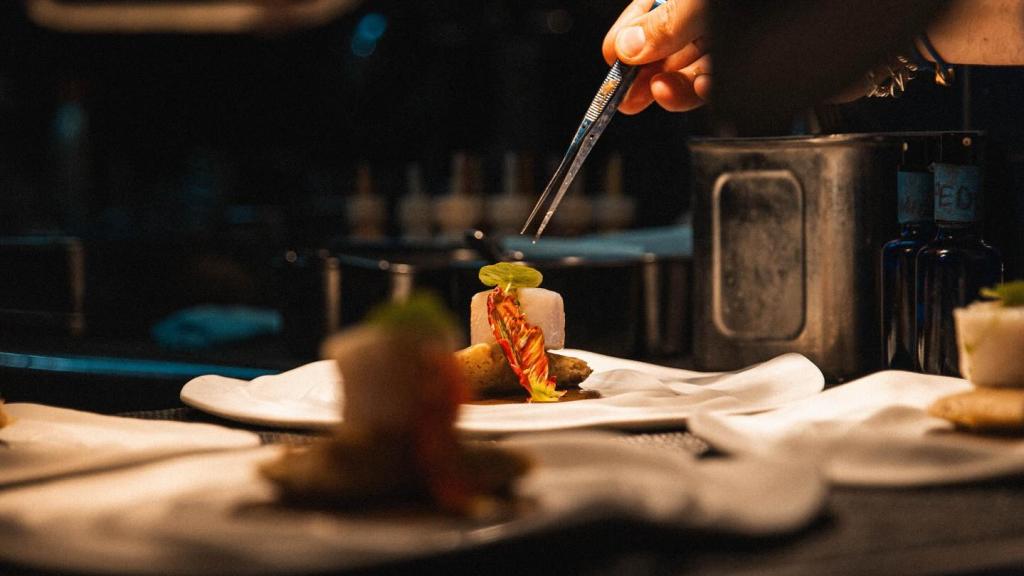 Plato de Oxte, restaurante en París con estrella Michelin