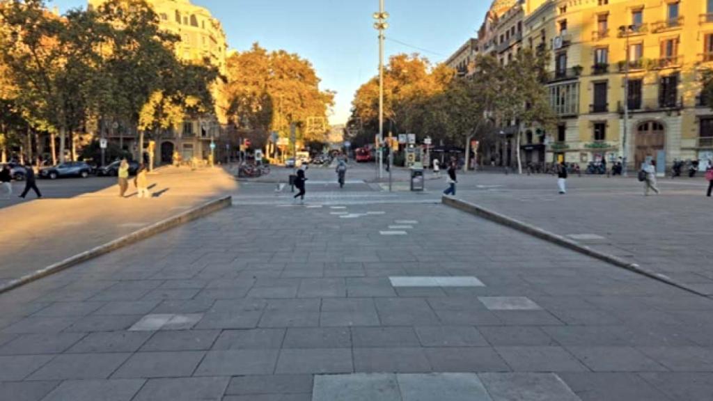 Acceso al paseo de Lluís Companys