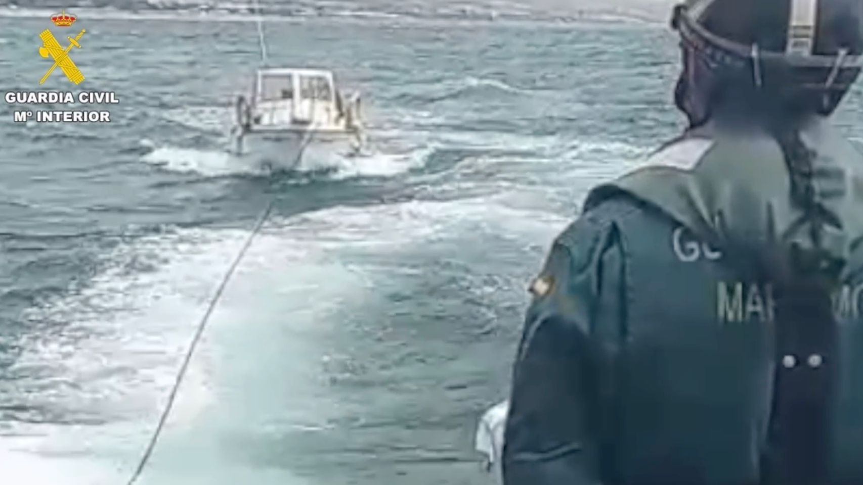 Rescate de la embarcación a la deriva en Mataró 