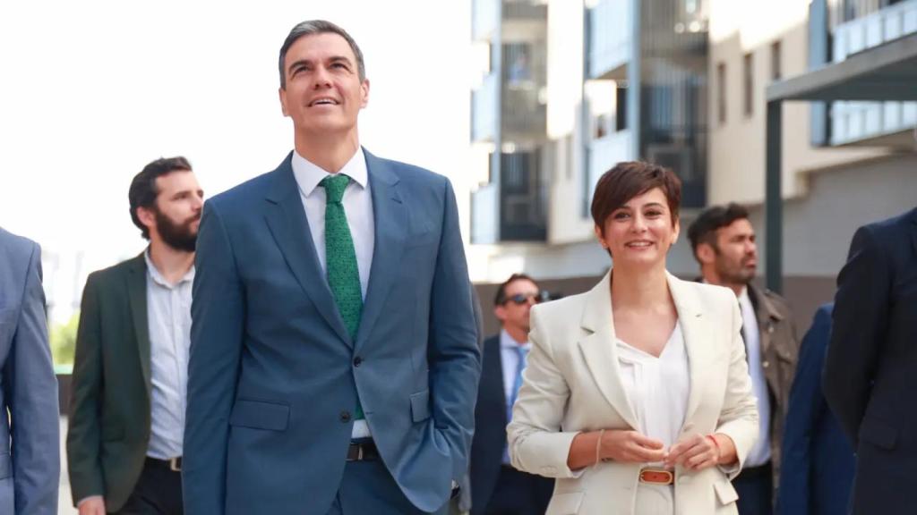 El presidente del Gobierno, Pedro Sánchez, y la ministra de Vivienda, Isabel Rodríguez / Europa Press