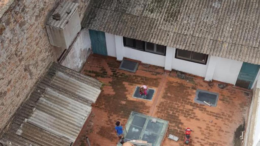Infraviviendas consturyéndose en un edificio del Raval