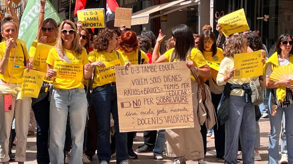 Manifestació de professionals de llar d'infants