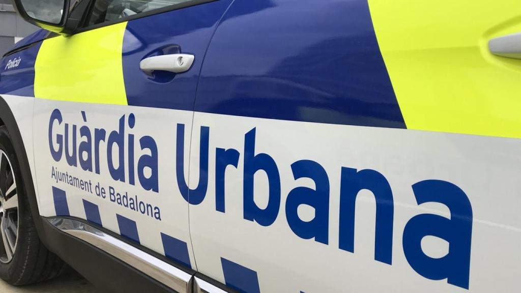 Un vehículo de la Guardia Urbana de Badalona