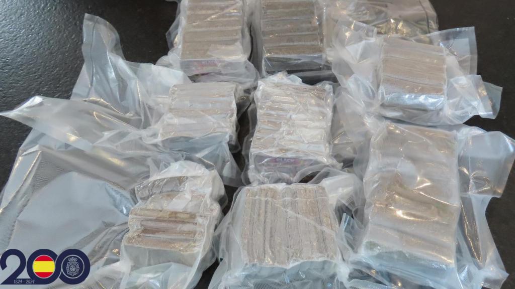 Droga que los agentes decomisaron en su domicilio