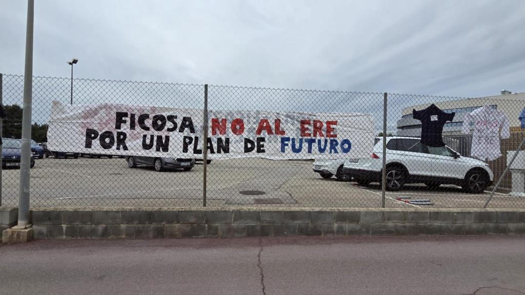Pancarta de protesta contra l'ERO de Ficosa