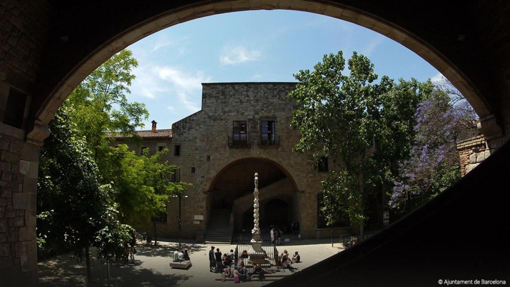 El Antic Hospital de la Santa Creu en el Raval