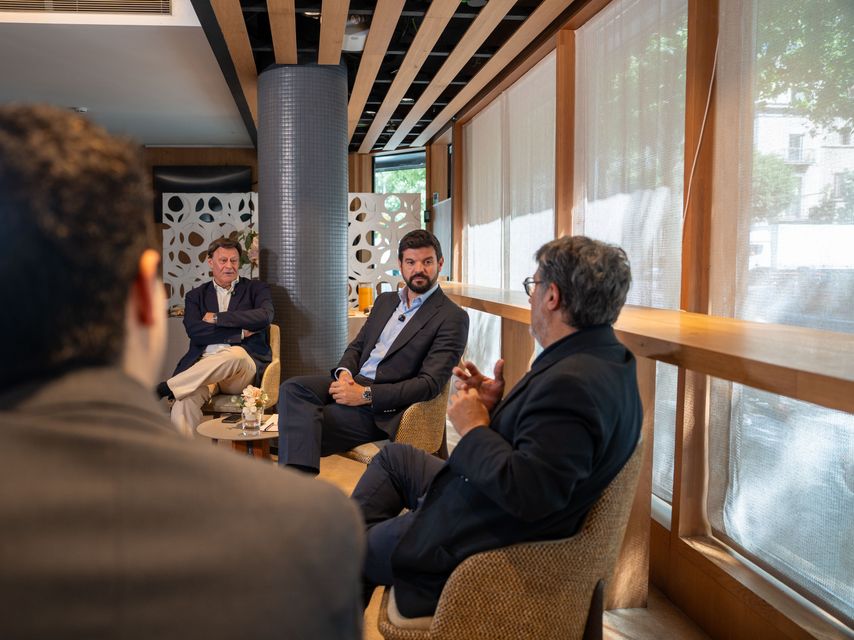 Un instant durant l'entrevista a 'Hotel Metròpoli' amb Gerard Esteva