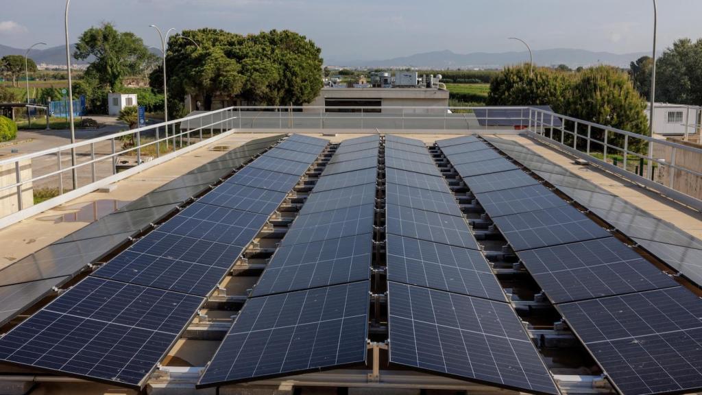 La producción solar fotovoltaica es un proyecto clave para la autosuficiencia energética