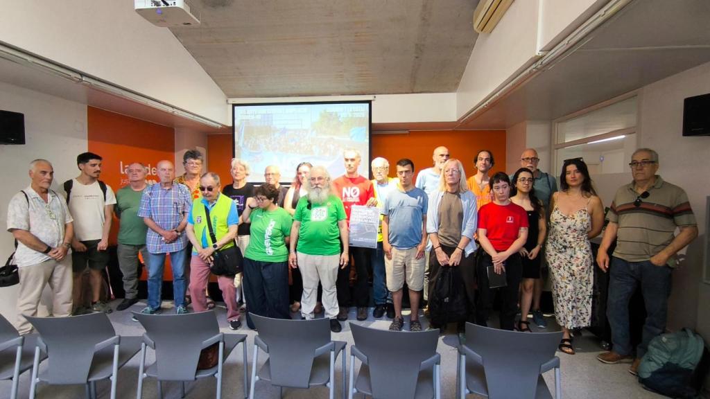 Entitats territorials i ecologistes, durant la roda de premsa