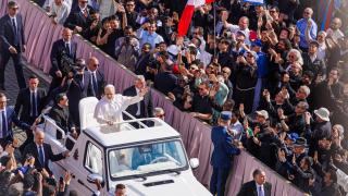 Imagen de archivo del Papa en su papamóvil