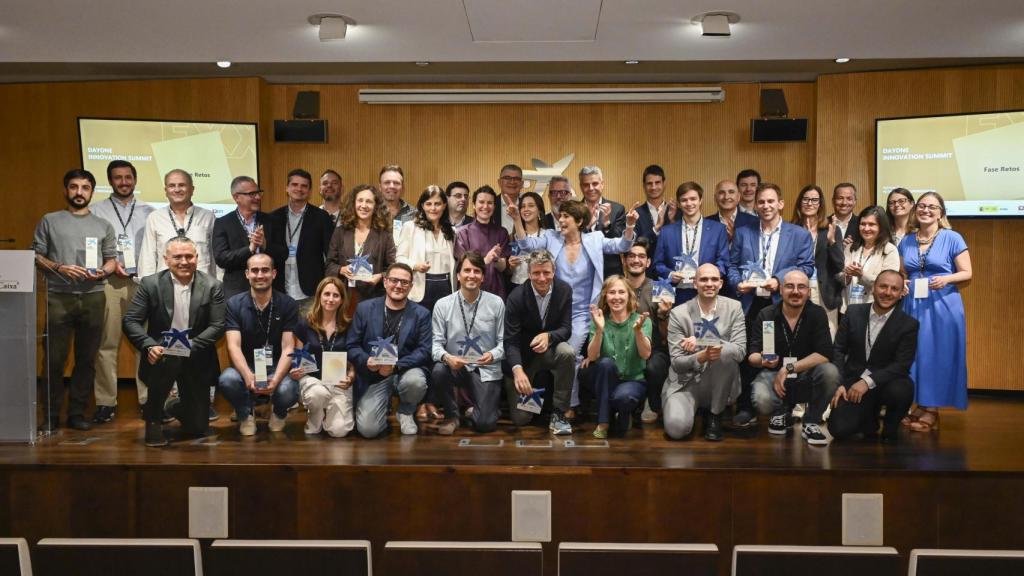Guanyadors i representants de la 19a edició dels Premis EmprendeXXI
