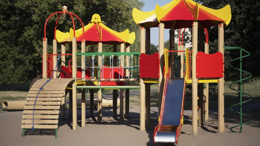 Parque infantil - imagen de archivo / Freepik