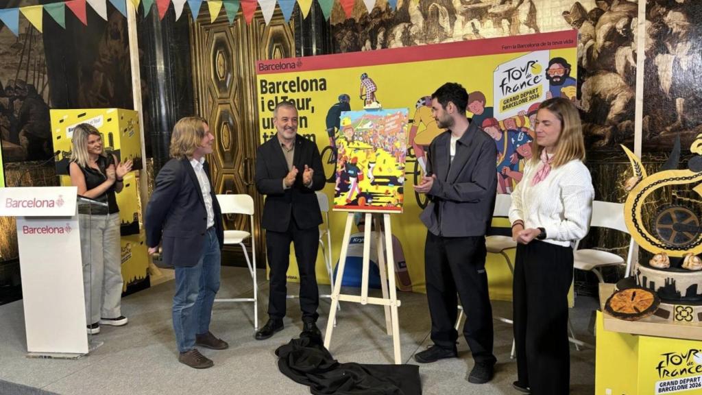 Collboni en la presentación del cartel de la Fiesta Mayor del Tour de Francia unas semanas atrás