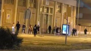Els veïns de la Zona Franca es prenen la justícia per la seva mà i patrullen els carrers a la recerca de delinqüents