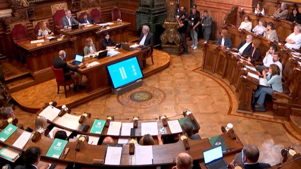Sesión extraordinario del pleno en el Ayuntamiento de Barcelona