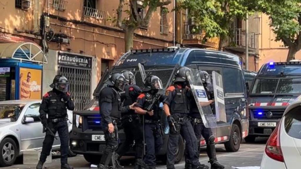 Operativo de los Mossos en Mataró
