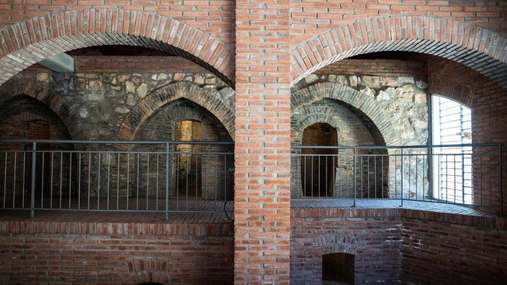 Interior dels forns del museu de La Rajoleta d'Esplugues