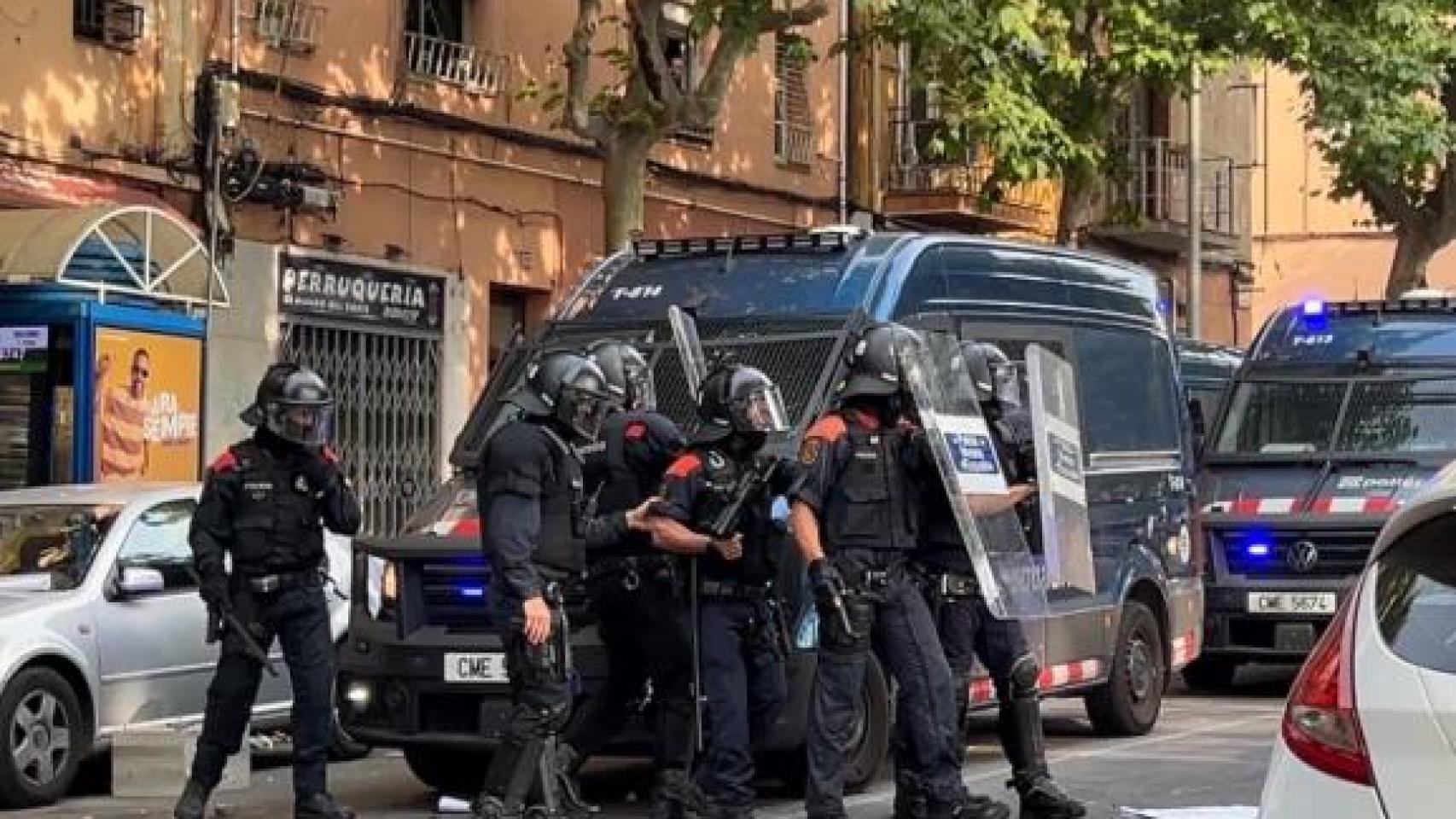 Operativo de los Mossos en Mataró