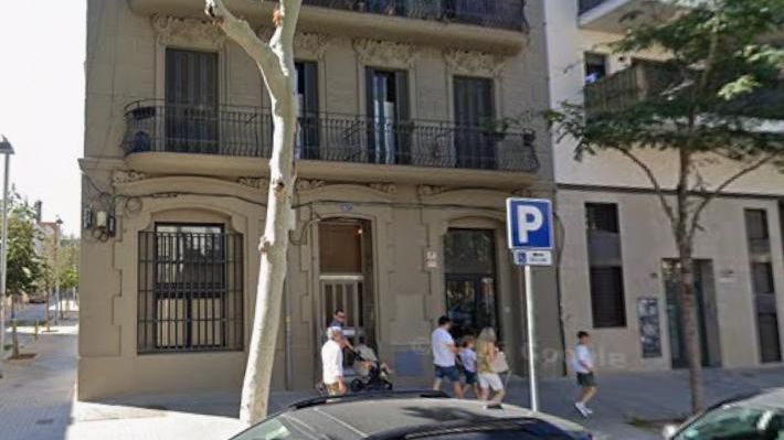 El edificio donde vive en El Poblenou