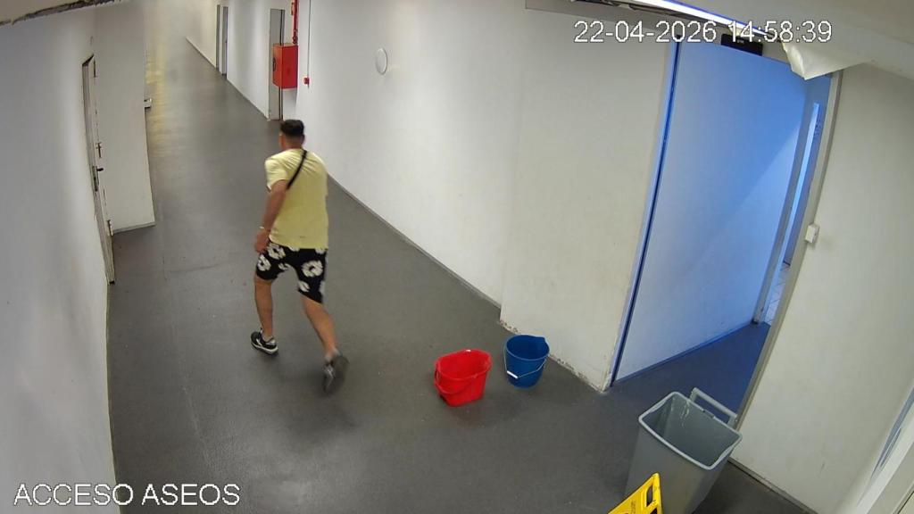 El hombre detenido por los Mossos por robar en los baños públicos de un centro comercial en Barcelona