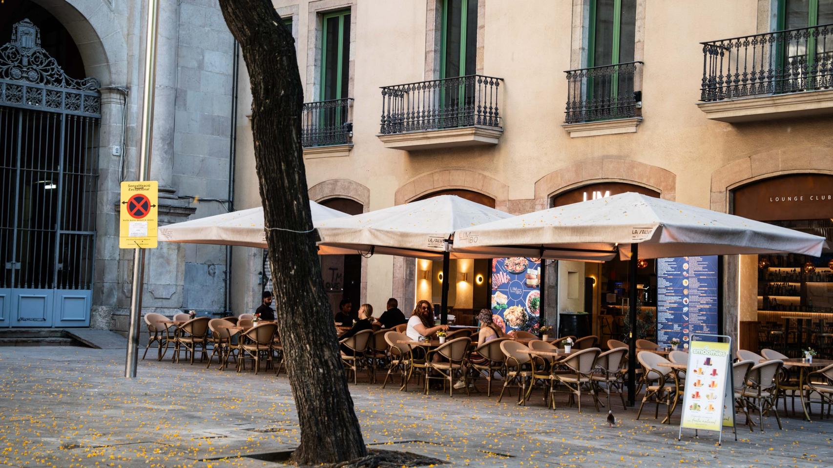 Uno de los bares afectados en la Plaza de San Agustí