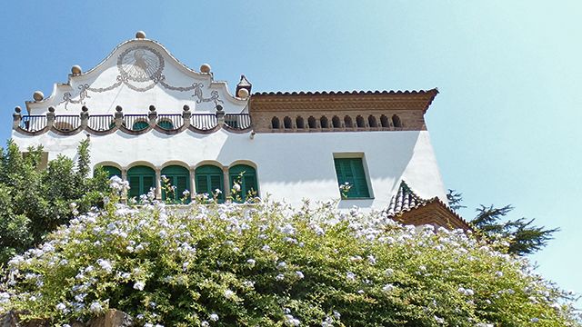 La Casa Trias al mig del Park Güell de Barcelona