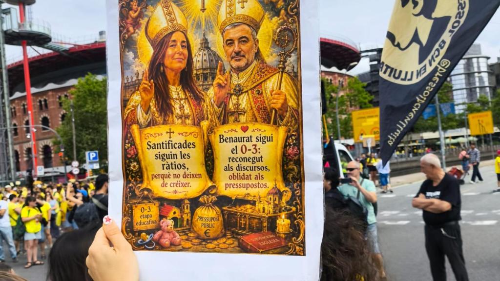 Manifestació de treballadors municipals i d'Educació durant la visita del Papa