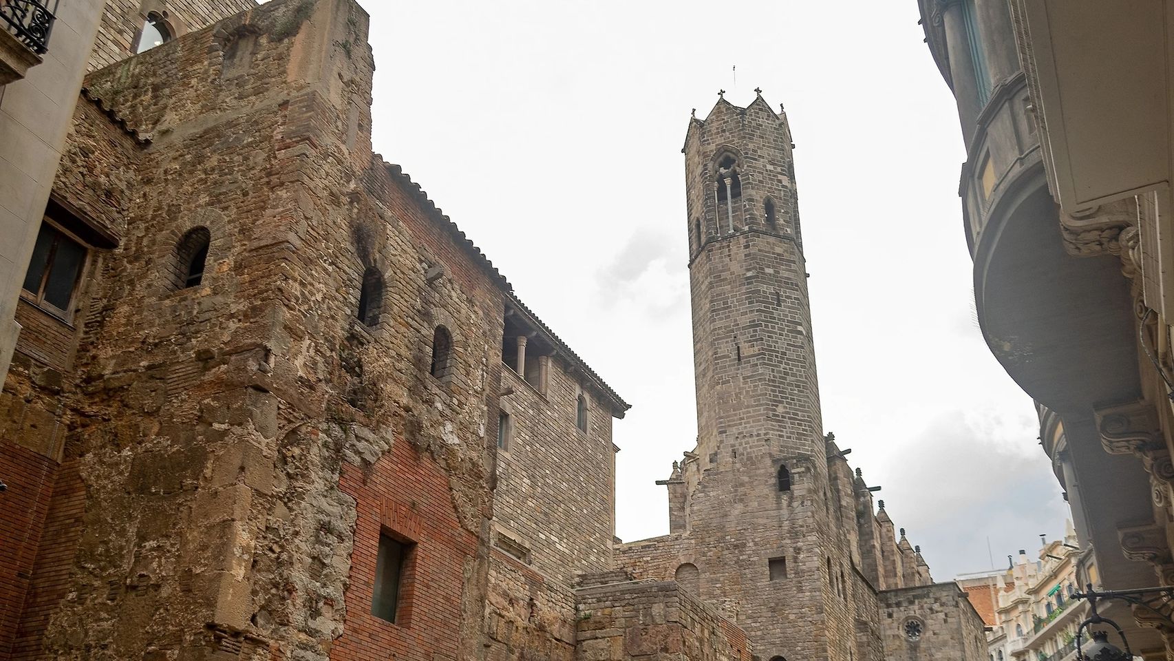 Muralla romana de Barcelona | Shutterstock