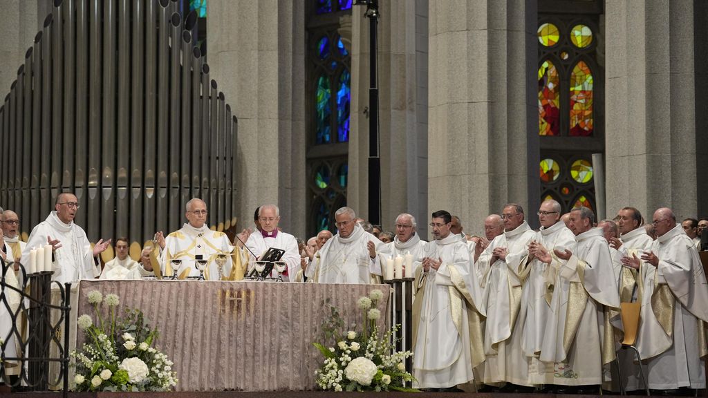 Interior de la Sagrada Família el dimecres 10 de juny de 2026 amb el Papa Lleó XIV