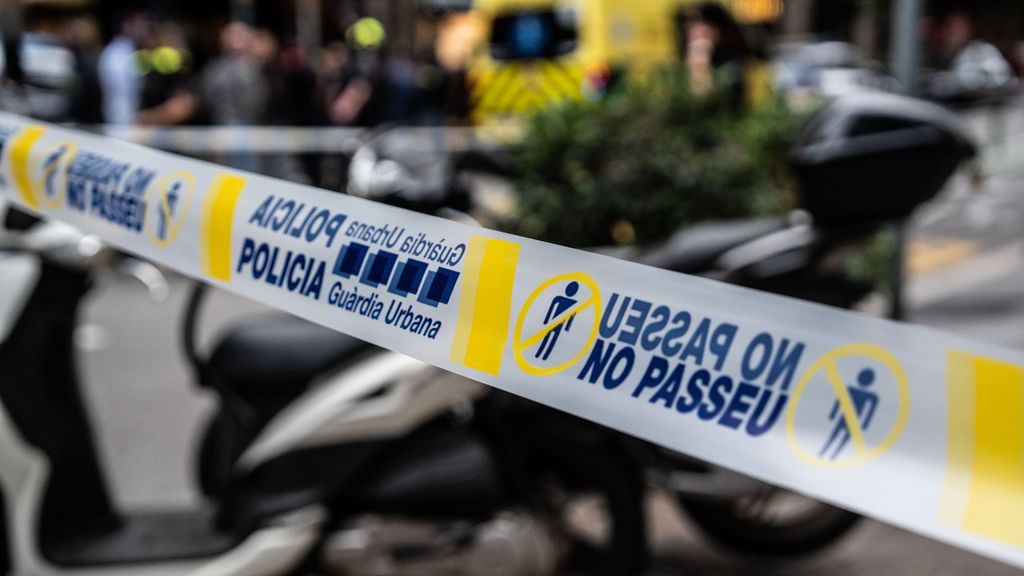 Cinta de seguridad de la Guardia Urbana tras el tiroteo en la calle Balmes del miércoles, 10 de junio